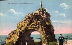 VINTAGE POSTCARD Biarritz Rock Of the Virgin