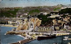 MODERN CARD Nice a quay of the Port and the War memorial the Boat