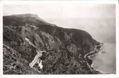 CPM Grande corniche Aspect de la cote vers le village d'Eze