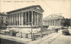CPA Nimes La Maison Carree et le Grand Theatre 