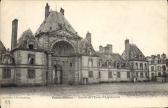 CPA Fontainebleau Entree de l'Ecole d'Application 