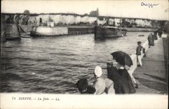 CPA Dieppe La Jetee Bateau