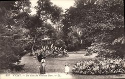 CPA Vichy Un Coin du Nouveau Parc
