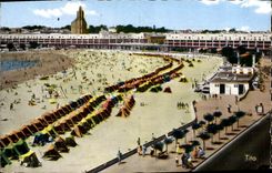 MODERN CARD Royan the Beach in front of the Sea front the bell-tower of the Notre Dame church