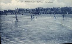 VINTAGE POSTCARD Berck Plage the Beach has high tide