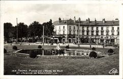 CPM Tours Place De L'Hotel De Ville et l'avenue de Grammont