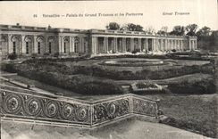 CPA Versailles Palais du Grand Trianon et les Parterres