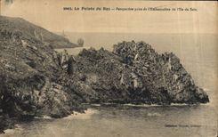 VINTAGE POSTCARD the Perspective Point of the Strong current Taken of the landing stage of the Island of Center