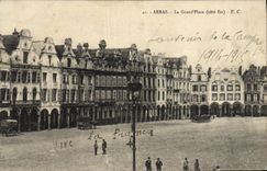 CPA Arras La Grand Place