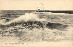 VINTAGE POSTCARD Boulogne On Sea Effect Sea