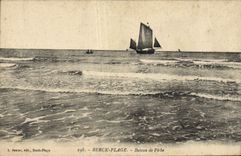 VINTAGE POSTCARD Berck Beach Vessel Fishing