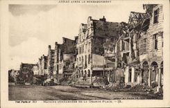 CPA Arras Apres Le Bombardement Maisons Bombardees de la Grande Place Militaria 