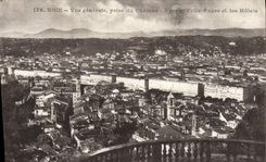 Opinión de la POSTAL de la VENDIMIA Niza tomada de la avenida Felix Faure del castillo y de los hoteles