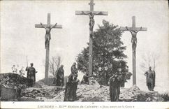 VINTAGE POSTCARD Lourdes 12th Station of the Jesus Martyrdom dies on the Cross