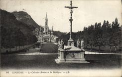 VINTAGE POSTCARD Heavy the Breton Martyrdom and the Basilica