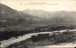 CPA La Vallee D'Argeles au fond le village de St Savin 