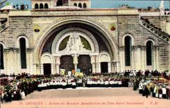 VINTAGE POSTCARD Heavy Entry of the Rosary Blessing of the Very Blessed Sacrament