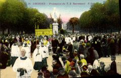 VINTAGE POSTCARD Heavy Procession of the TS Sacrement