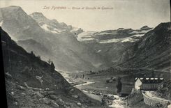 VINTAGE POSTCARD the Pyrenees Circus and Cascades of Gavarnie