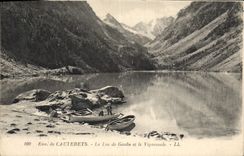 VINTAGE POSTCARD Surroundings of Cauterets the Lake Gaube and Vignemale