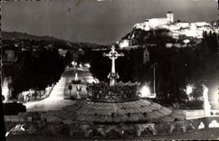 MODERN CARD Heavy the Esplanade and the Castle