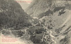 CPA Cauterets Route Du Pont d'Espagne 