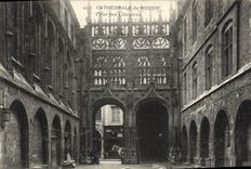 CPA Rouen Cathedrale Cour des libraires