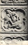 CPA Rouen Cathedrale Portail des Libraires Medaillons Personnages en robe curte enfoncant un epieu dans dragon 