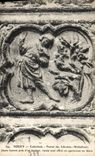 CPA Rouen Cathedrale Portail des Libraires Medaillons Jeune homme pres d'un huisson recule avec effroi apercevant Lievre