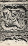 CPA Rouen Cathedrale Portail des Libraires Medaillons Centaure a tete d'ane et queue de reptile Crocodile 