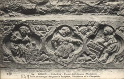 CPA Rouen Cathedrale Portail des Libraires Medaillons Trois personnages designant le sculpteur l'architecte charpentier