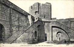 CPA Aigues Mortes La Tour des Bourguignons