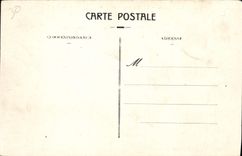 CPA Nimes La Maison Carree et le Theatre