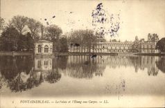 CPA Fontainebleau Le Palais et l'Etang aux Carpes