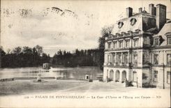 CPA Palais De Fontainebleau La Cour d'Ulysse et l'etang des carpes