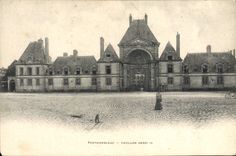 VINTAGE POSTCARD Fontainebleau House Henri IV