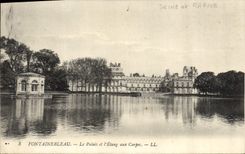 CPA Fontainebleau Le Palais et l'Etang aux Carpes
