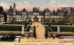CPA Palais de Fontainebleau La Grille d'Honneur et la Cour des Adieux