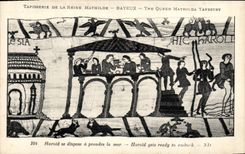 CPA Tapisserie de la Reine Mathilde Bayeux Harold se dispose a prendre la mer