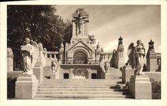 CPA La Basilique de Lisieux Le chemin de croix exterieur Le calvaire