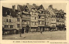 CPA Lisieux Vieilles Maisons Place Victor Hugo