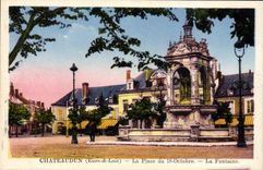 CPA Chateaudun La Place du 18 Octobre La Fontaine 