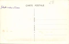 CPA Chateaudun La Place du 18 Octobre La Fontaine