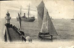 VINTAGE POSTCARD Le Havre the hour of the tide Boats