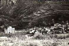 MODERN CARD Village and House of Children