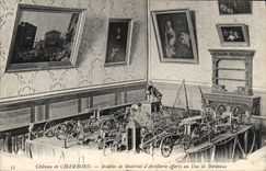CPA Chateau de Chambord Modeles de Materiel d'artillerie offerts au duc de Bordeaux Militaria Canon 