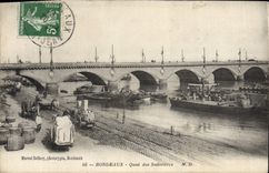 CPA Bordeaux Quai des Satinieres Bateaux