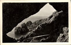 CPM Le Dramont La Cathedrale vue de la Roche percee