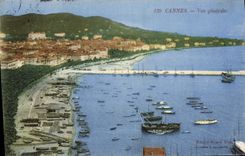 CPA Cannes Vue Generale Bateaux