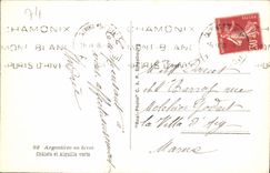 La POSTAL Argentiere de la VENDIMIA en cabañas del país del invierno y los interruptores se ponen verde